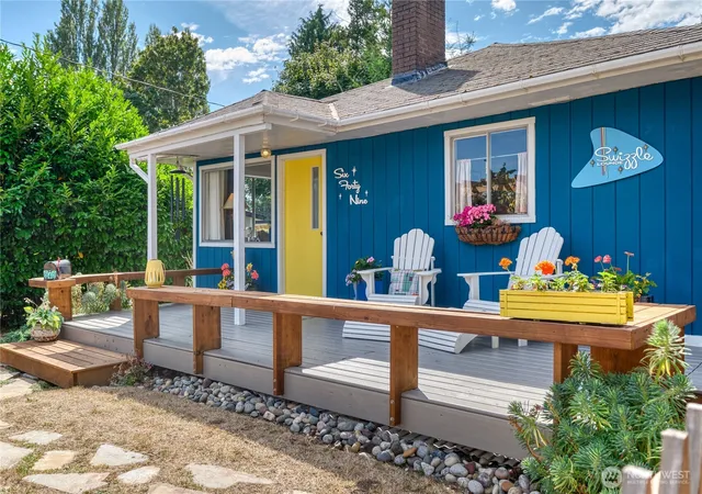 Photo 3 of Single family home for sale at 649 Bells Grv, Point Roberts, WA 98281 | MLS# NWM2571420 | Listing updated on 2026-09-30