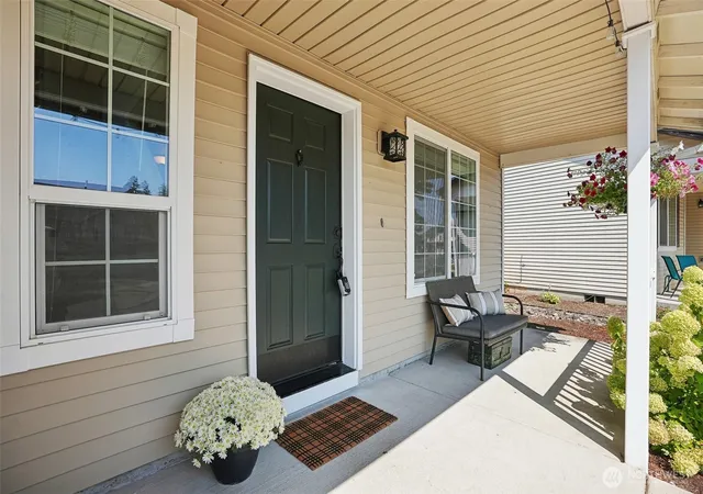 Photo 4 of Single family home for sale at 1601 E 4th Way, La Center, WA 98629 | MLS# NWM2571421 | Listing updated on 2026-09-25