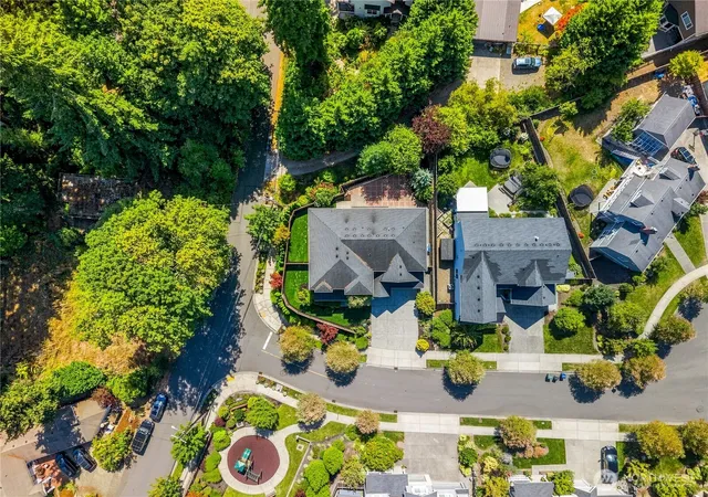 Photo 2 of Single family home for sale at 10833 Ne 190th Place, Bothell, WA 98011 | MLS# NWM2571427 | Listing updated on 2026-09-29