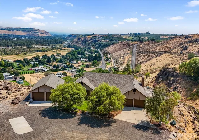Photo 1 of Single family home for sale at 290 Trails End Ln, Yakima, WA 98908 | MLS# NWM2571442 | Listing updated on 2026-09-29