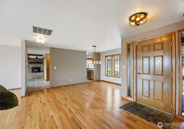 Photo 4 of Single family home for sale at 290 Trails End Ln, Yakima, WA 98908 | MLS# NWM2571442 | Listing updated on 2026-09-29