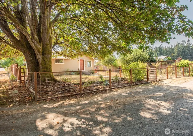 Photo 3 of Single family home for sale at 1134 W 18th Street, Port Angeles, WA 98363 | MLS# NWM2571461 | Listing updated on 2026-09-25