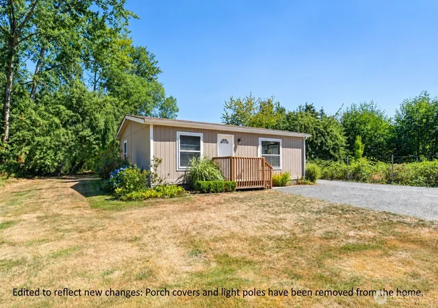 Photo 3 of Manufactured home for sale at 11607 Golden Given Rd E, Tacoma, WA 98445 | MLS# NWM2571464 | Listing updated on 2026-09-26