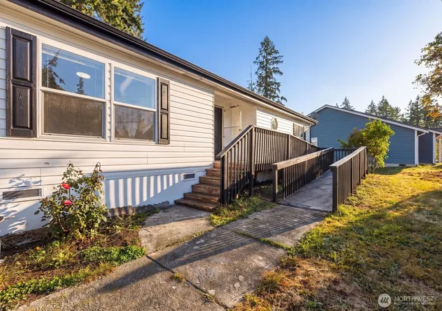 Photo 3 of Manufactured home for sale at 5320 Erlands Point Rd NW, Bremerton, WA 98312 | MLS# NWM2571474 | Listing updated on 2026-10-22