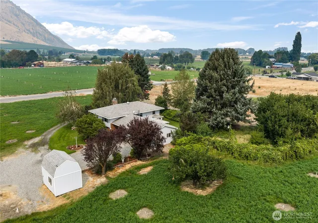 Photo 3 of Single family home for sale at 18 Cedar Ave, Brewster, WA 98812 | MLS# NWM2571477 | Listing updated on 2026-09-25