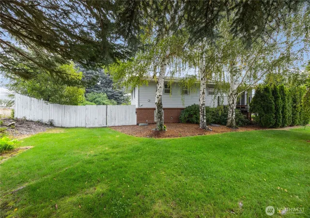 Photo 4 of Single family home for sale at 18 Cedar Ave, Brewster, WA 98812 | MLS# NWM2571477 | Listing updated on 2026-09-25
