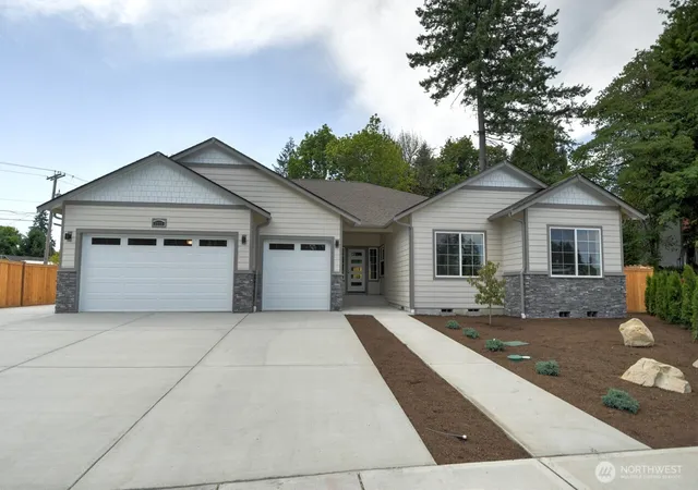 Photo 1 of Single family home for sale at 11329 Elks Landing Ct Se, Yelm, WA 98597 | MLS# NWM2571481 | Listing updated on 2026-09-25
