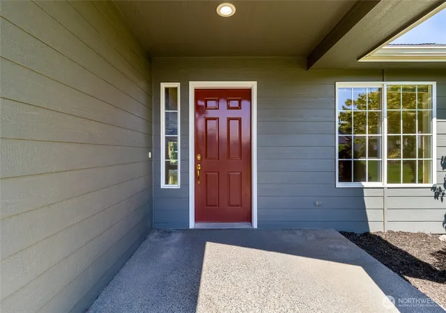 Photo 2 of Single family home for sale at 1716 Se Grassland Ct, College Place, WA 99324 | MLS# NWM2571488 | Listing updated on 2026-09-24