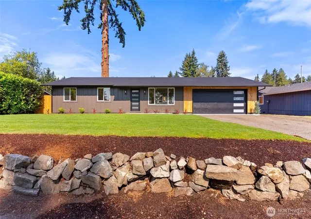 Photo 3 of Sale Pending at 3277 Madrona Dr Se, Port Orchard, WA 98366 | MLS# NWM2571497 | Listing updated on 2026-09-25