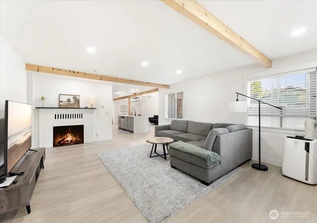 Photo 4 of Single family home for sale at 409 3rd Avenue SE, Pacific, WA 98047 | MLS# NWM2571502 | Listing updated on 2026-09-25