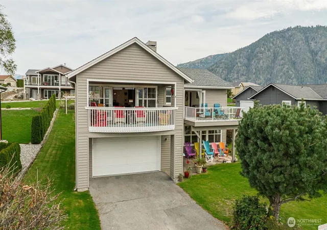Photo 3 of Single family home for sale at 207 Manson View Dr, Manson, WA 98831 | MLS# NWM2571504 | Listing updated on 2026-09-25