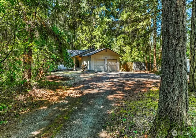 Photo 2 of Single family home for sale at 940 9th Ave, Fox Island, WA 98333 | MLS# NWM2571508 | Listing updated on 2026-09-25