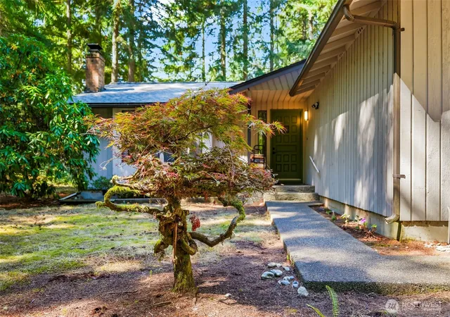 Photo 3 of Single family home for sale at 940 9th Ave, Fox Island, WA 98333 | MLS# NWM2571508 | Listing updated on 2026-09-25
