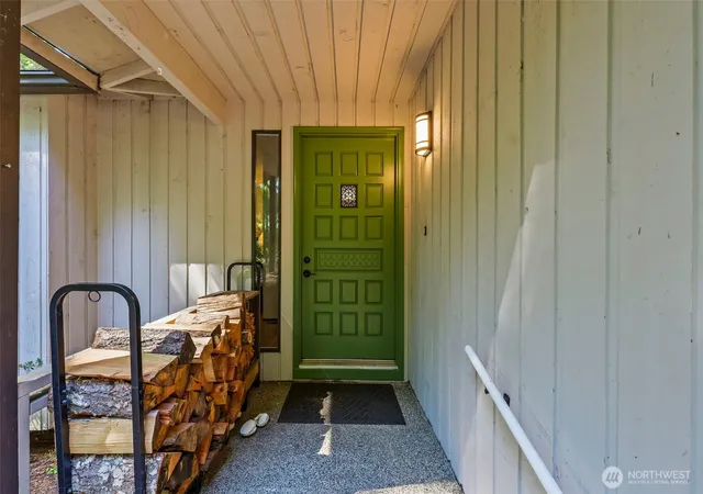 Photo 3 of Single family home for sale at 940 9Th Ave, Fox Island, WA 98333 | MLS# NWM2571508 | Listing updated on 2026-09-25
