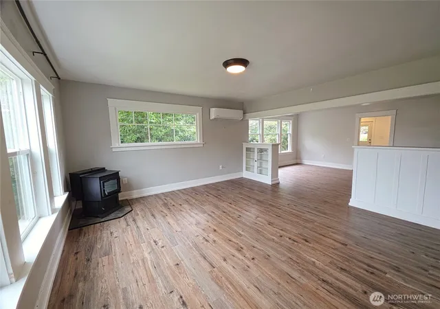 Photo 4 of Single family home for sale at 1002 Tecumseh St, Aberdeen, WA 98520 | MLS# NWM2571515 | Listing updated on 2026-09-29