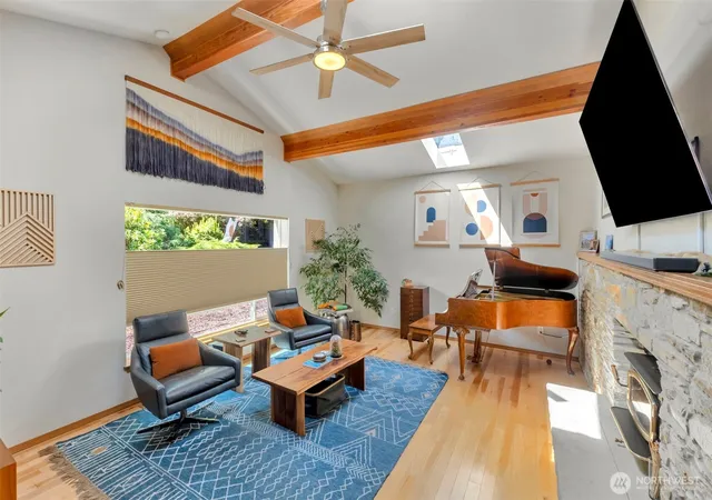 Photo 3 of Single family home for sale at 5811 Vickery Ave E, Tacoma, WA 98443 | MLS# NWM2571522 | Listing updated on 2026-09-30