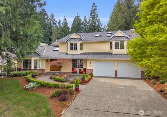Photo 4 of Single family home for sale at 2837 220th Place NE, Sammamish, WA 98074 | MLS# NWM2571524 | Listing updated on 2026-10-02
