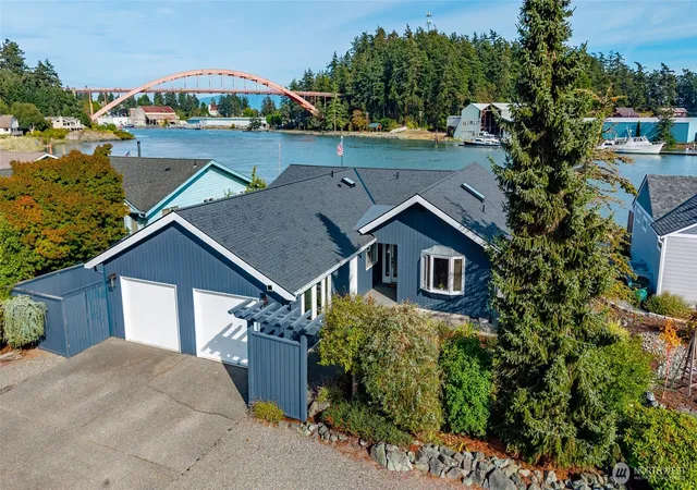 Photo 1 of Single family home for sale at 104 Chinook Pl, La Conner, WA 98257 | MLS# NWM2571554 | Listing updated on 2026-09-30