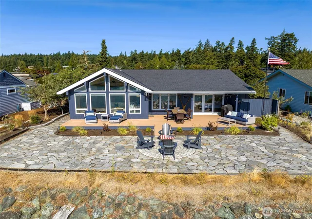 Photo 3 of Single family home for sale at 104 Chinook Pl, La Conner, WA 98257 | MLS# NWM2571554 | Listing updated on 2026-09-30