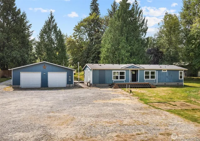 Photo 2 of Manufactured home for sale at 6606 Ne 137th Drive, Lake Stevens, WA 98258 | MLS# NWM2571558 | Listing updated on 2026-09-22