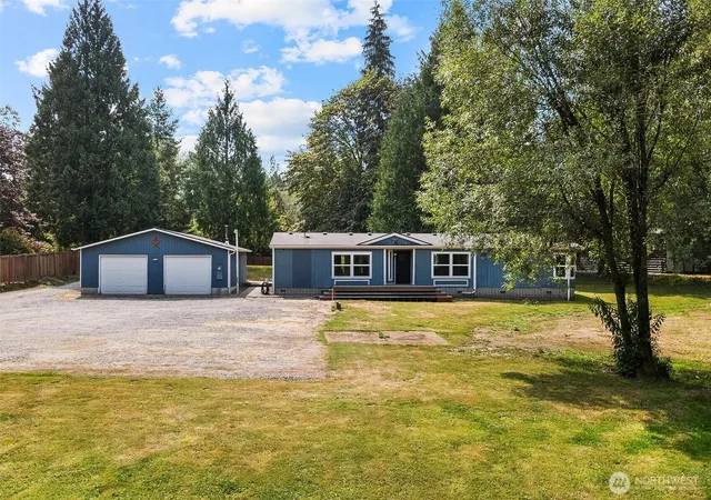 Photo 3 of Manufactured home for sale at 6606 Ne 137th Drive, Lake Stevens, WA 98258 | MLS# NWM2571558 | Listing updated on 2026-09-22