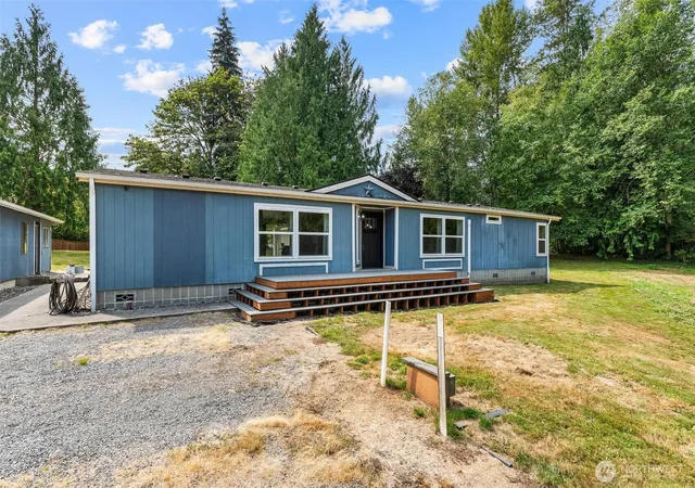 Photo 4 of Manufactured home for sale at 6606 NE 137th Drive, Lake Stevens, WA 98258 | MLS# NWM2571558 | Listing updated on 2026-09-22