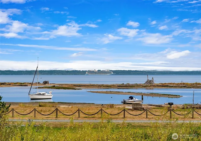 Photo 2 of Sale Pending at 2682 Sunlight Beach Rd, Clinton, WA 98236 | MLS# NWM2571570 | Listing updated on 2026-09-20