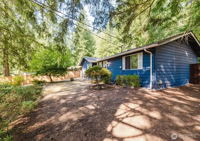 Photo 3 of Single family home for sale at 13700 Nw Dolly Varden Ln, Bremerton, WA 98312 | MLS# NWM2571582 | Listing updated on 2026-09-25
