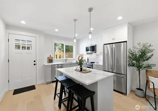 Photo 4 of Sale Pending at 8817 Densmore Ave N, Seattle, WA 98103 | MLS# NWM2571591 | Listing updated on 2026-09-25