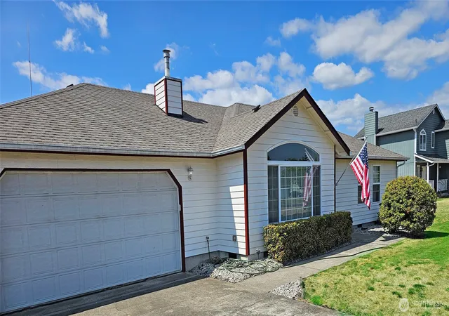 Photo 3 of Single family home for sale at 9214 Applegate Loop Sw, Rochester, WA 98579 | MLS# NWM2571605 | Listing updated on 2026-09-23
