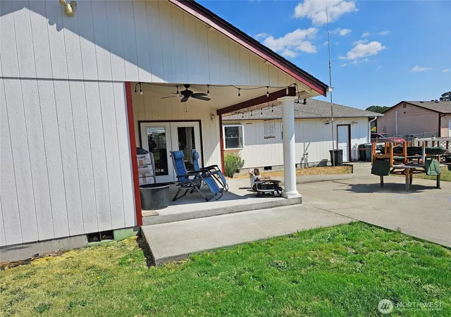 Photo 3 of Single family home for sale at 9214 Applegate Loop SW, Rochester, WA 98579 | MLS# NWM2571605 | Listing updated on 2026-09-23