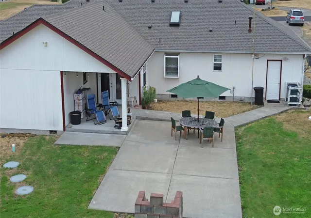 Photo 4 of Single family home for sale at 9214 Applegate Loop SW, Rochester, WA 98579 | MLS# NWM2571605 | Listing updated on 2026-09-23