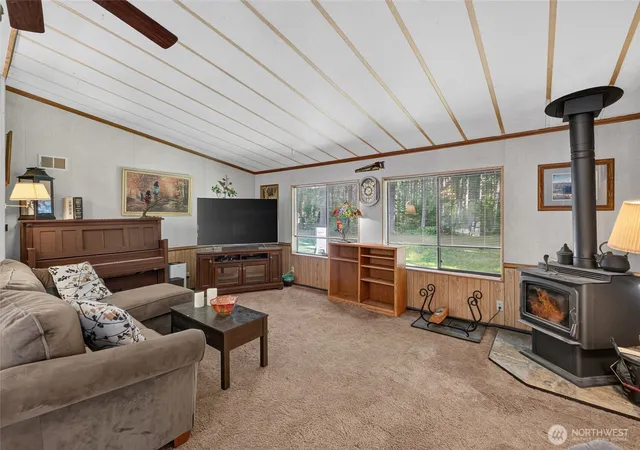Photo 4 of Single family home for sale at 16211 Hackamore Way E, Enumclaw, WA 98022 | MLS# NWM2571615 | Listing updated on 2026-10-15