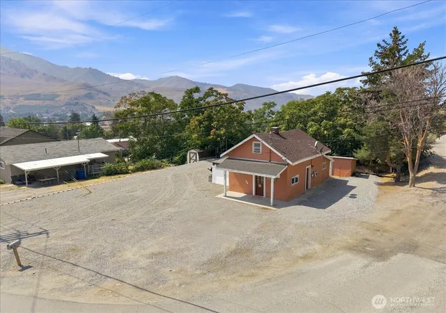 Photo 3 of Single family home for sale at 617 N Bradley St, Chelan, WA 98816 | MLS# NWM2571618 | Listing updated on 2026-09-25
