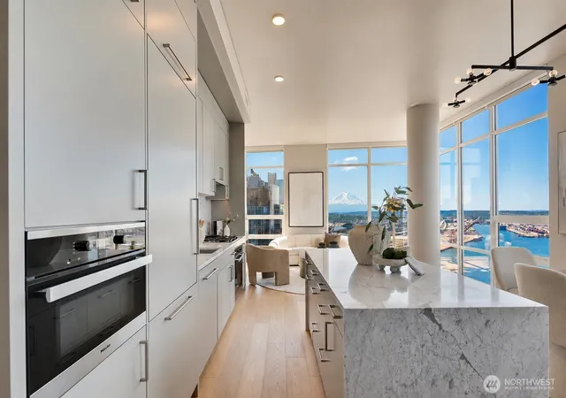 Photo 3 of Condo for sale at 121 Stewart St #3704, Seattle, WA 98101 | MLS# NWM2571621 | Listing updated on 2026-09-27