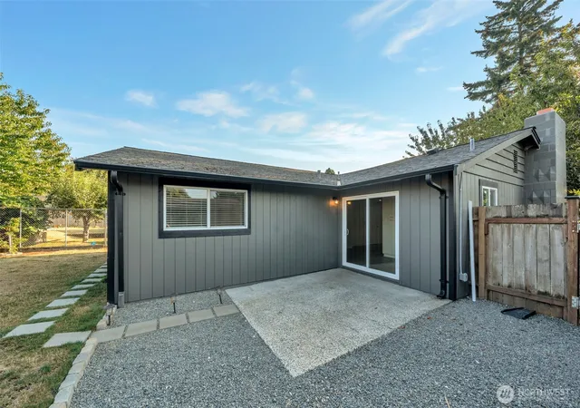 Photo 3 of Sale Pending at 7213 E E Street, Tacoma, WA 98404 | MLS# NWM2571626 | Listing updated on 2026-09-25