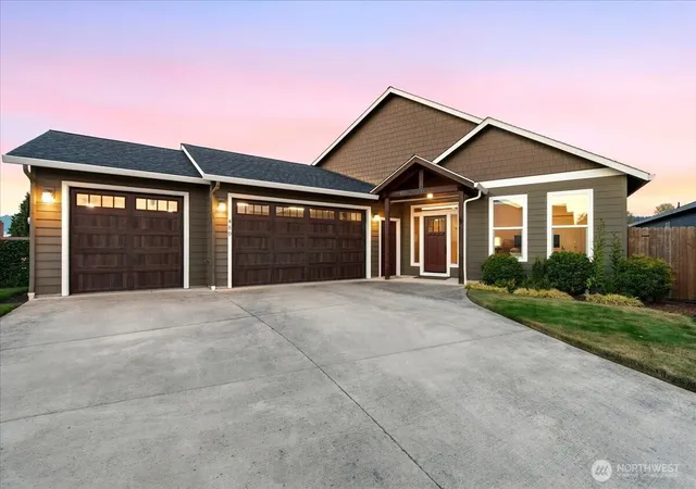 Photo 1 of Single family home for sale at 450 Lilac Ln, Woodland, WA 98674 | MLS# NWM2571634 | Listing updated on 2026-09-25