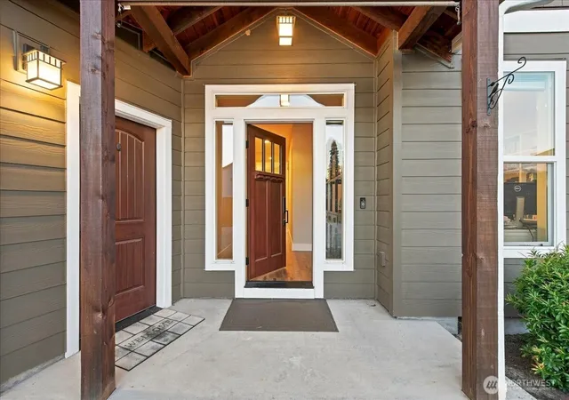 Photo 3 of Single family home for sale at 450 Lilac Ln, Woodland, WA 98674 | MLS# NWM2571634 | Listing updated on 2026-09-25