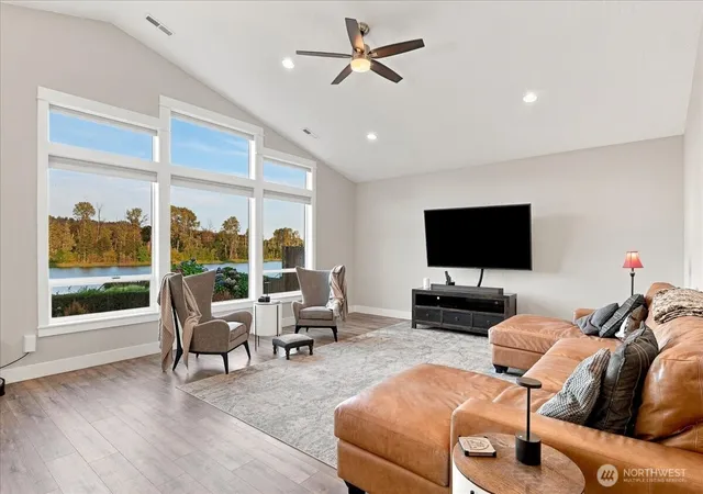Photo 4 of Single family home for sale at 450 Lilac Ln, Woodland, WA 98674 | MLS# NWM2571634 | Listing updated on 2026-09-25
