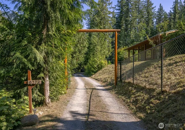 Photo 3 of Single family home for sale at 9273 Black Mountain Ln, Maple Falls, WA 98266 | MLS# NWM2571638 | Listing updated on 2026-09-29