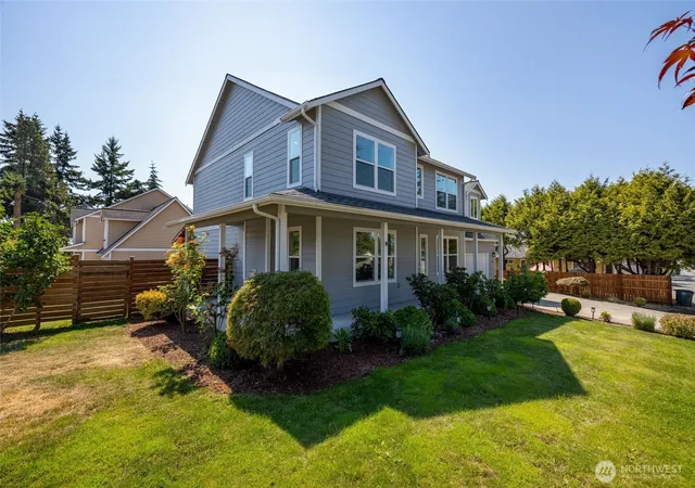 Photo 3 of Single family home for sale at 1183 D St, Blaine, WA 98230 | MLS# NWM2571639 | Listing updated on 2026-09-25
