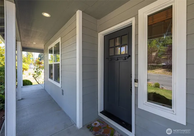 Photo 4 of Single family home for sale at 1183 D St, Blaine, WA 98230 | MLS# NWM2571639 | Listing updated on 2026-09-25