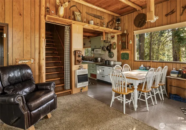 Photo 3 of Single family home for sale at 330 Eagle Rd, Cle Elum, WA 98922 | MLS# NWM2571640 | Listing updated on 2026-09-24