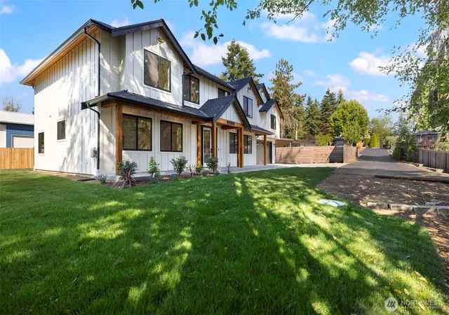 Photo 4 of Single family home for sale at 20101 75th Avenue NE, Kenmore, WA 98028 | MLS# NWM2571641 | Listing updated on 2026-10-03