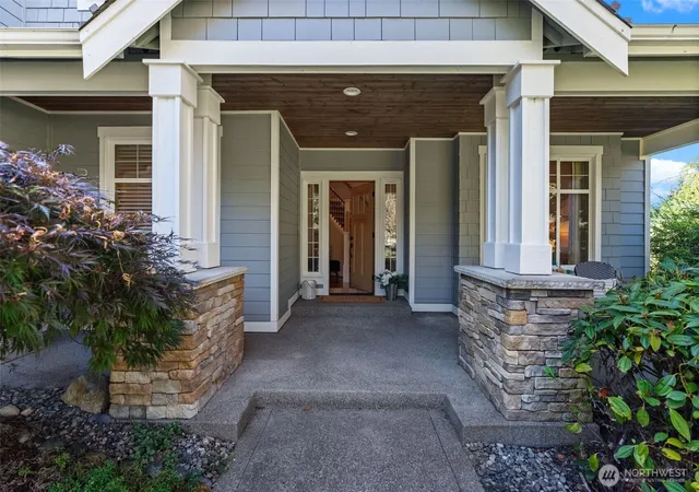 Photo 4 of Single family home for sale at 904 7th Court, Fox Island, WA 98333 | MLS# NWM2571646 | Listing updated on 2026-10-01