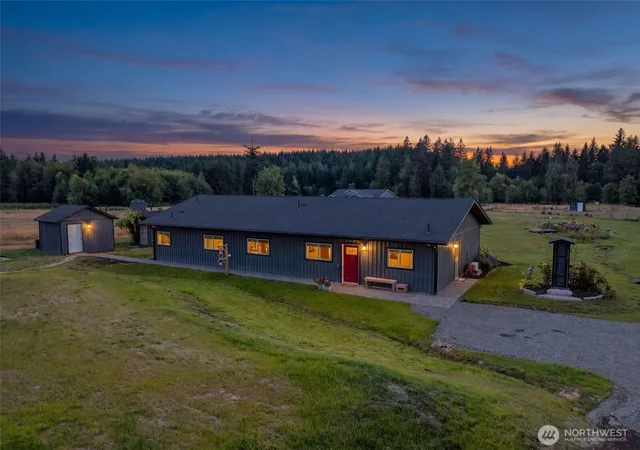 Photo 3 of Single family home for sale at 819 Middle Frk Rd, Onalaska, WA 98570 | MLS# NWM2571658 | Listing updated on 2026-09-25