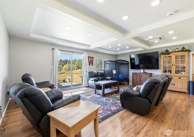 Photo 3 of Single family home for sale at 819 Middle Frk Rd, Onalaska, WA 98570 | MLS# NWM2571658 | Listing updated on 2026-09-25
