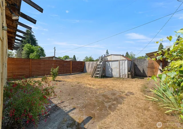 Photo 2 of Single family home for sale at 2021 N Tower Ave, Centralia, WA 98531 | MLS# NWM2571665 | Listing updated on 2026-09-30