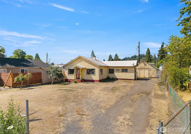 Photo 3 of Single family home for sale at 2021 N Tower Ave, Centralia, WA 98531 | MLS# NWM2571665 | Listing updated on 2026-09-30