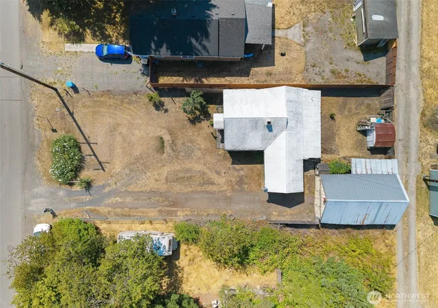 Photo 4 of Single family home for sale at 2021 N Tower Ave, Centralia, WA 98531 | MLS# NWM2571665 | Listing updated on 2026-09-30